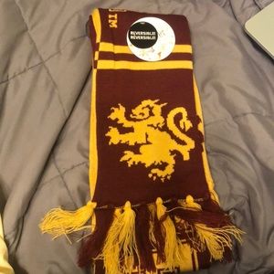 BNWT reversible gryffindor scarf
